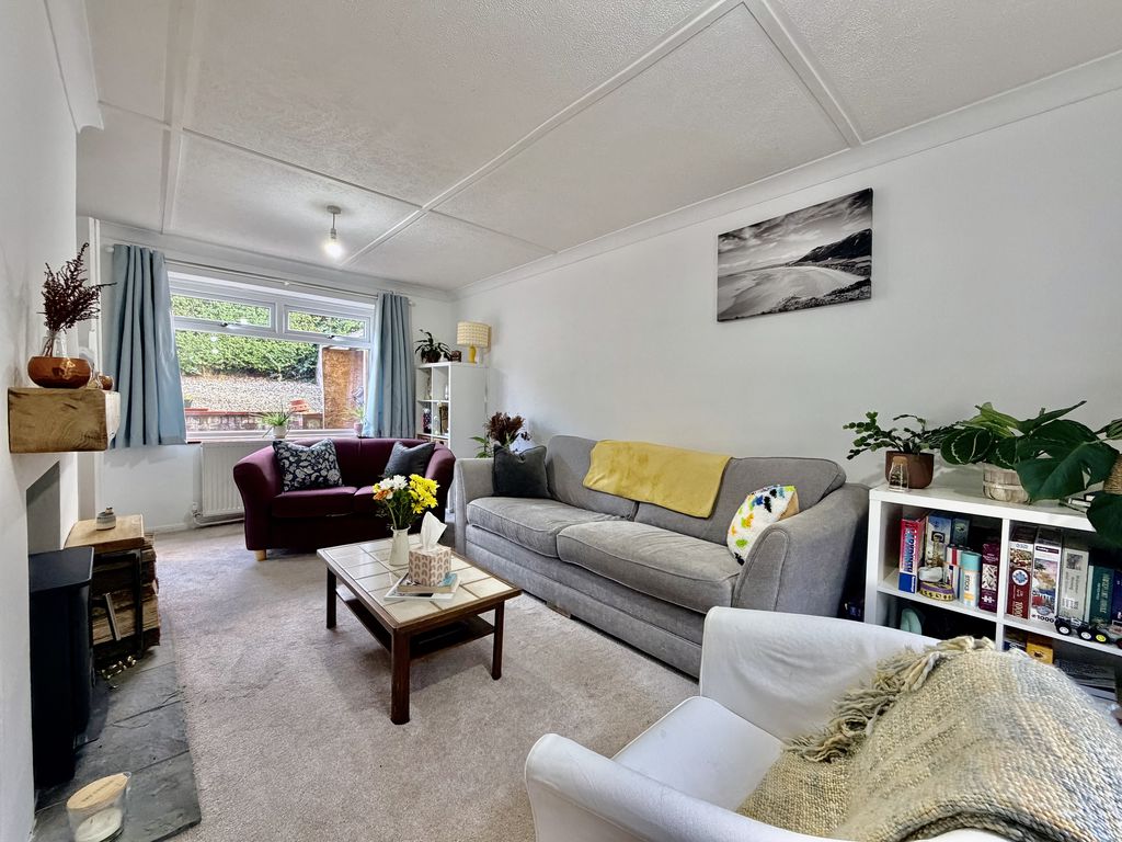 Holtspur Avenue